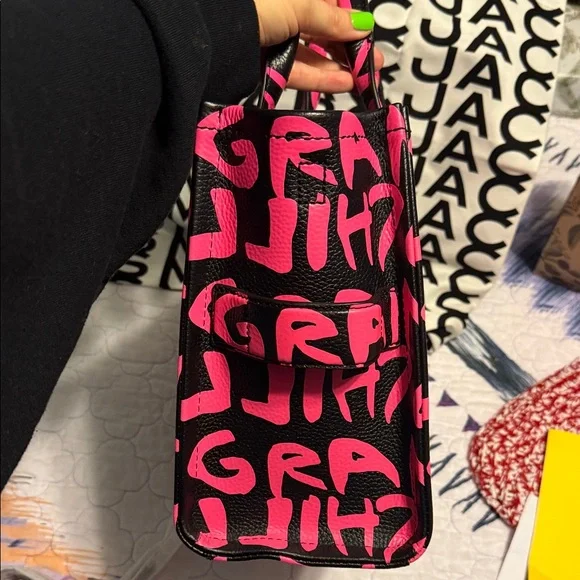 Marc Jacobs Black and Hot Pink Graffiti-Print The Tote Bag - Picture 5 of 8